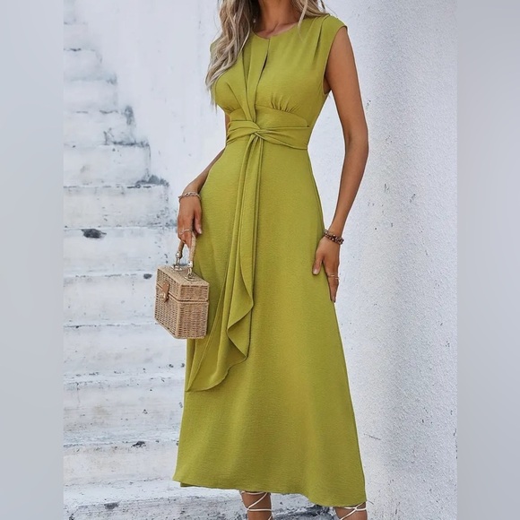 NEW✨-Sleeveless Cinch Waist Knot Dress - Picture 4 of 5